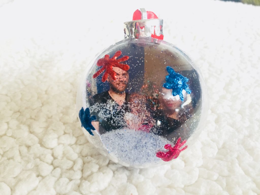 DIY christmas ball ornament, DIY christmas ball ornament with a picture, christmas activities, christmas crafts